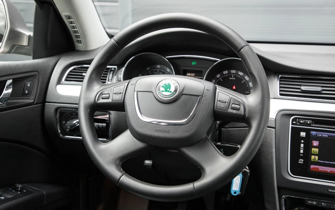 Skoda Superb cena 31900 przebieg: 194000, rok produkcji 2010 z Duszniki-Zdrój małe 497